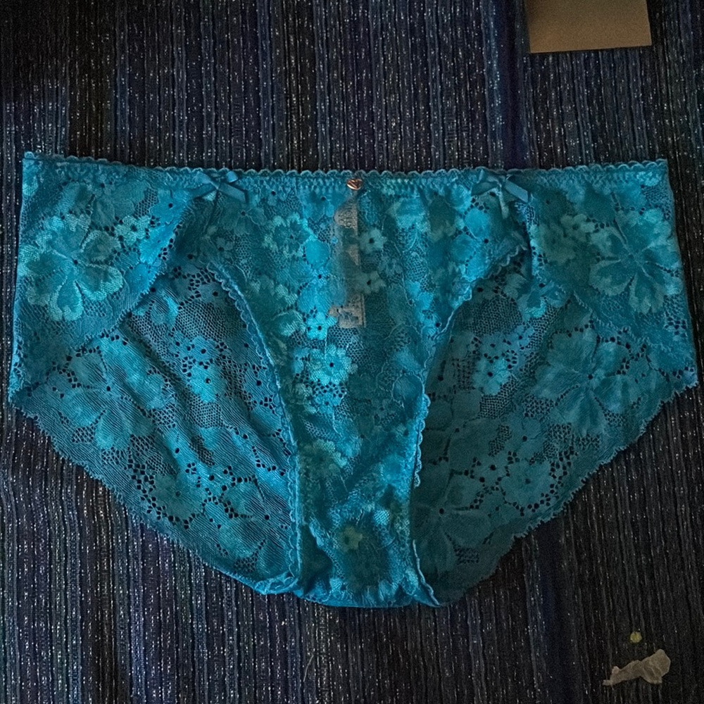 Victoria Secret Hipster Size M New